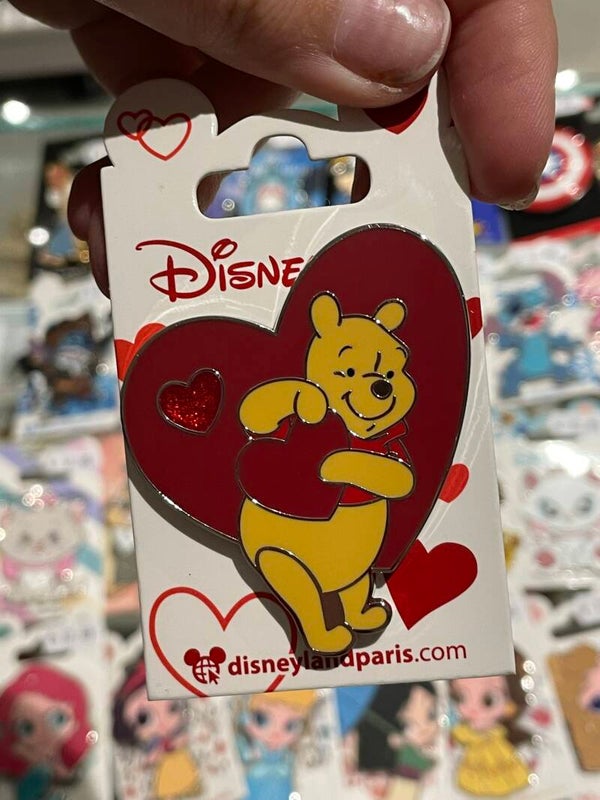 Pin 76 Pooh met hartje