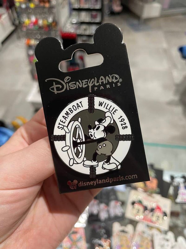Pin 198 Mickey steamboat