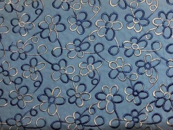 Blauw met bloemen