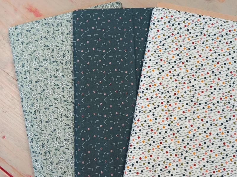 new vintage quiltstoffen op rol wit blauw groen