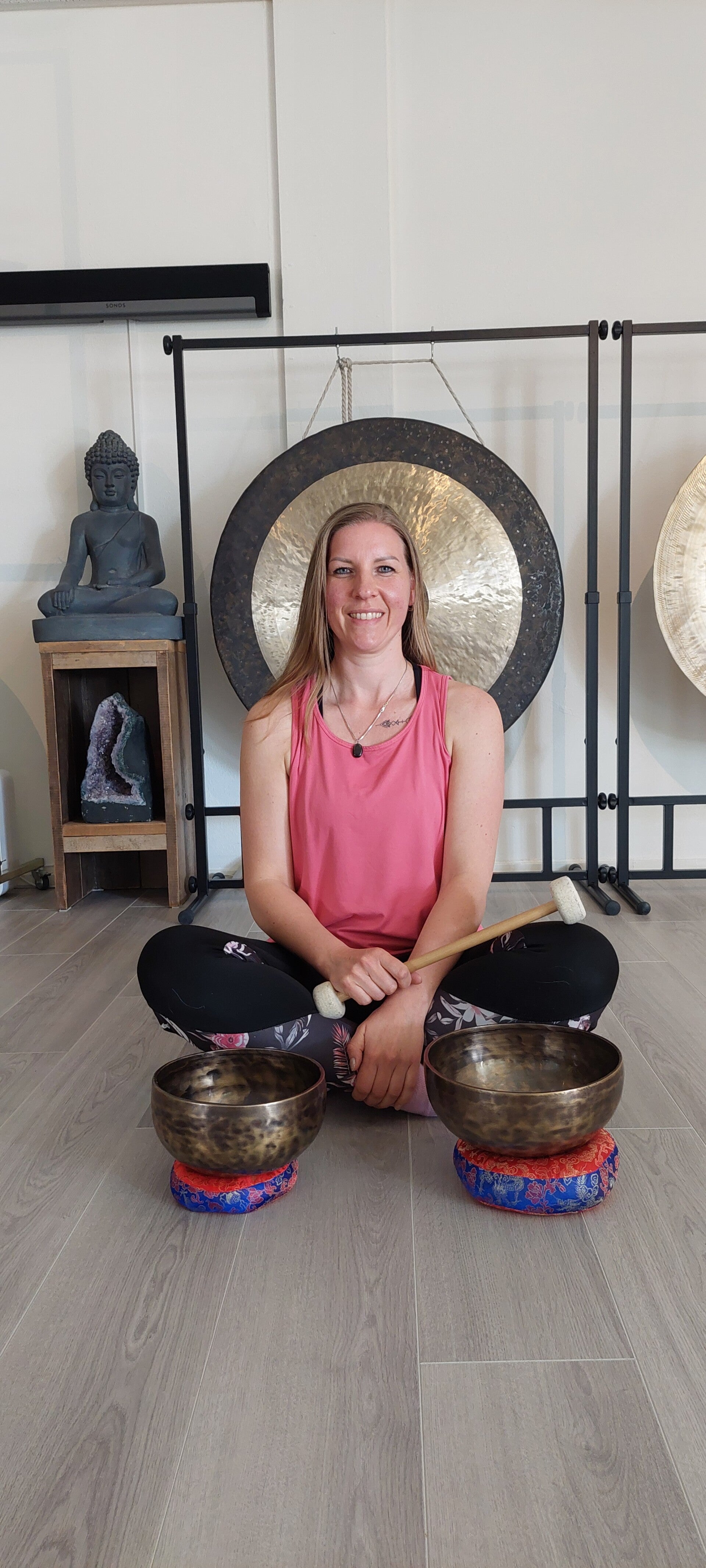 holistisch therapeut, energetisch therapeut, voetreflexzone therapie, klankschalen sessie, tarot kaartlegging, aura en chakra healing, Culemborg, regio Utrecht, Tiel, Beusichem, Nieuwegein, afstemming, klank, innerliijke groei, intuiïtieve sessie