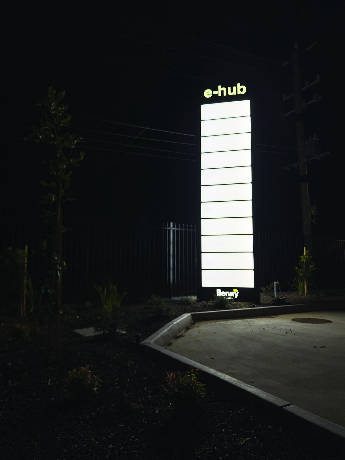 Illuminated Pylon Signs | 24/7 Backlit & LED Signage Solutions Pylon ...