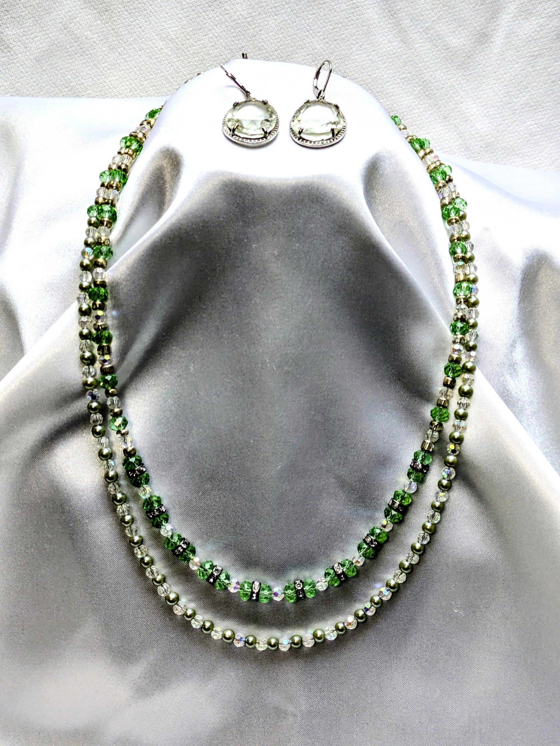 Necklace - Small Pearl & Crystal