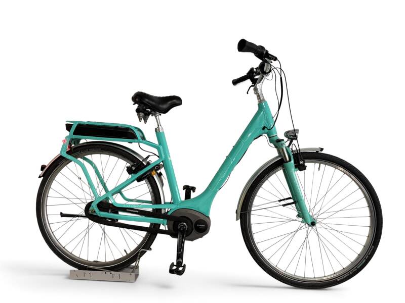 Foto van Cube Elly Cruise Bosch activeline middenmotor 500WH 2019 (2019) via 1-2wielers