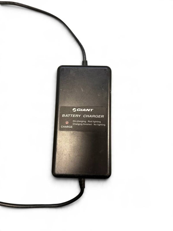 Giant  24V / 26V Sanyo Lithium-ion 4 pins oplader✅