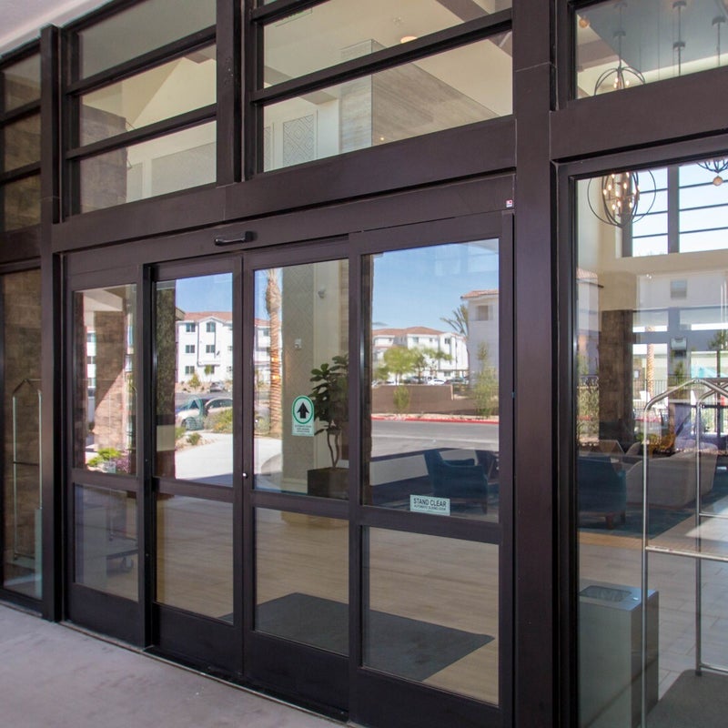 aluminumstorefront4.jpg