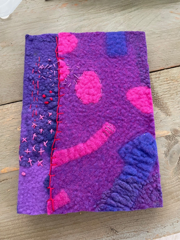 Notitieboek A5 vilt paars 1