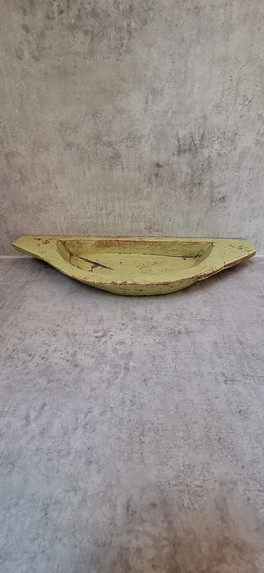 Vintage groen plankje met opbergbakje.