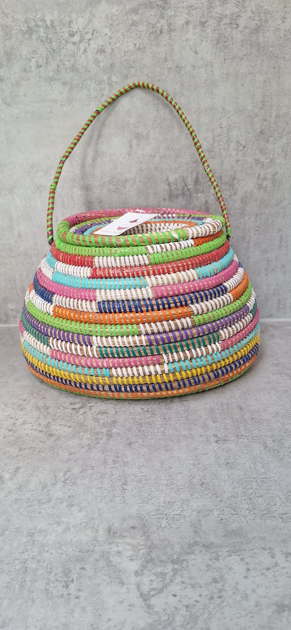 Ovale Rieten mand met deksel.