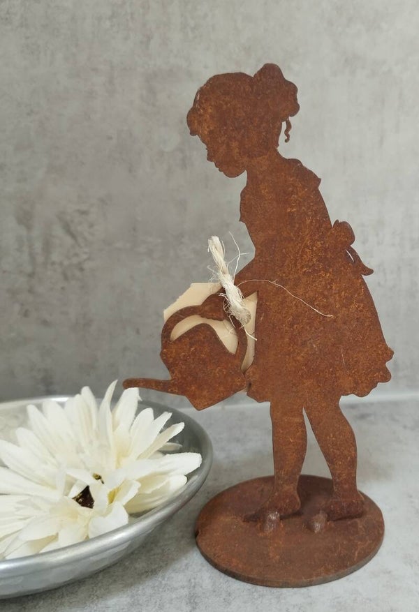 Roest Meisje met gieter.