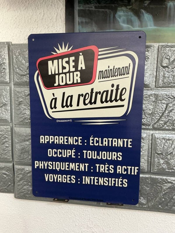 Mise à jour maintenant à la retraite, apparence, éclatante, occupée toujours physiquement très actif