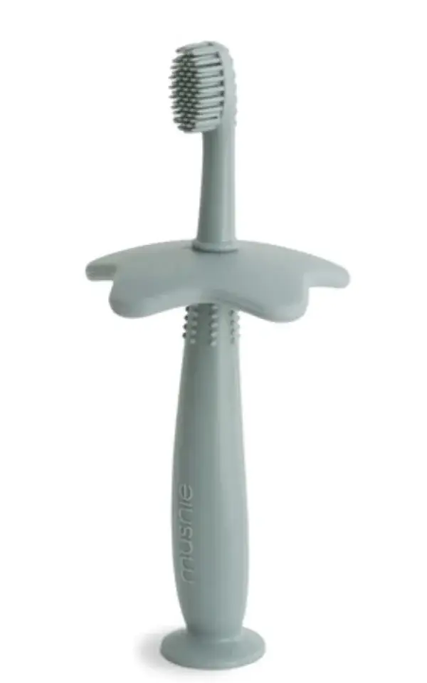 126. Mushie training tandenborstel cambridge blue