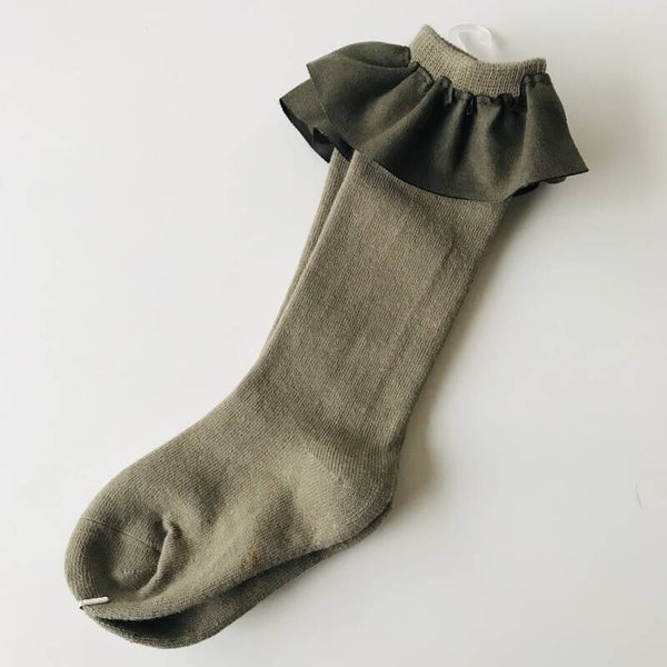 Kniekousjes met kraagje in kaki maat 6-8 jaar