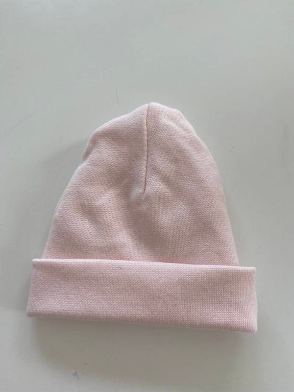 Newborn Mutsje roze incl borduurwerk