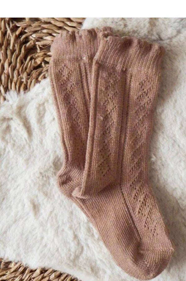 Kniekousen met motiefje taupe