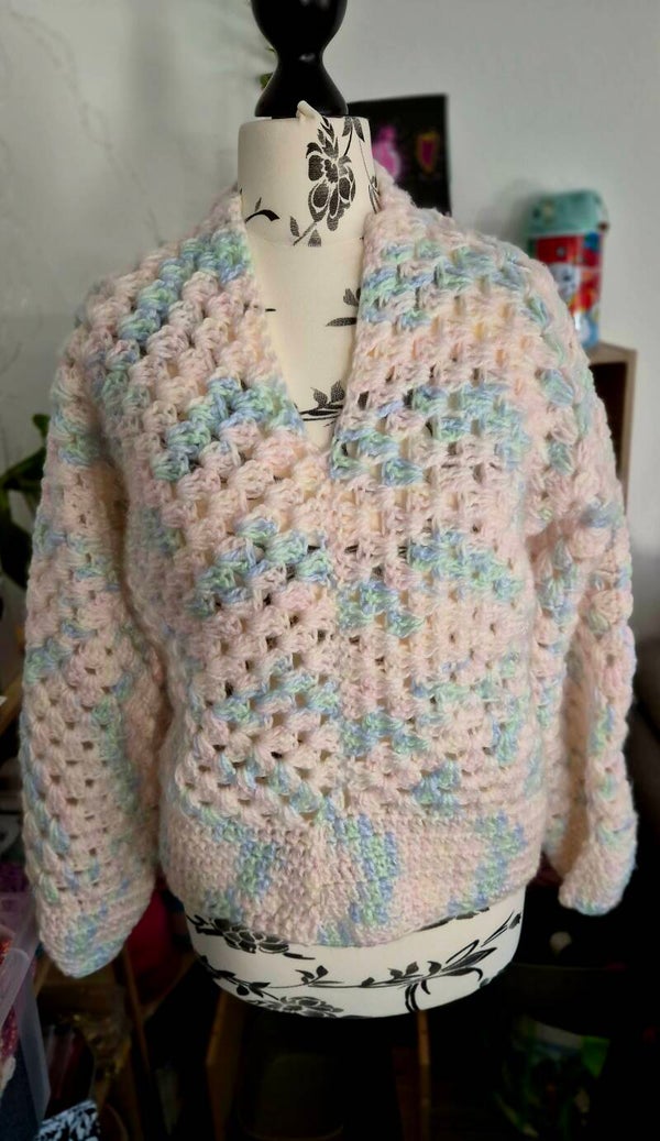Hexagon Pullover