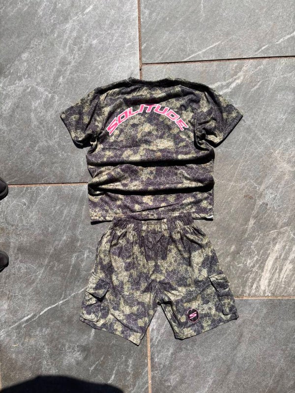 solitude the pinki and camo set