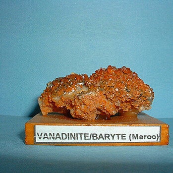 vanadinite-sur-baryte-maroc-standard.jpg