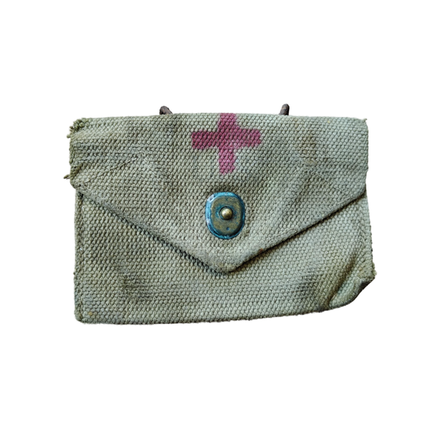 WWII US First Aid Pouch Red Cross Named
