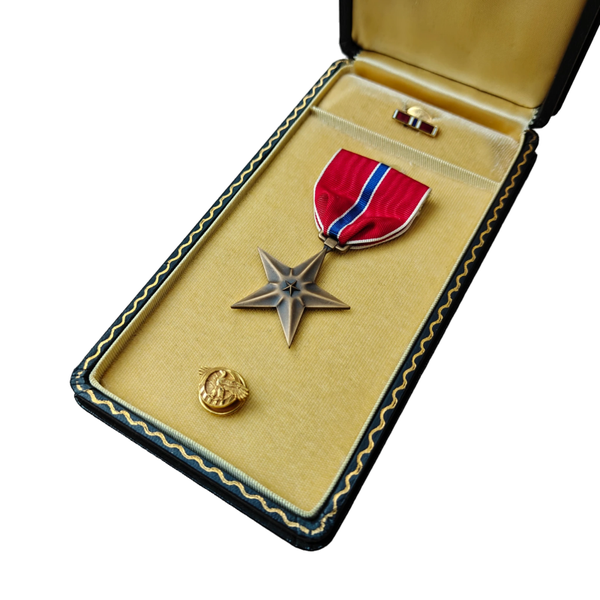 WWII US Bronze Star Medal With Box