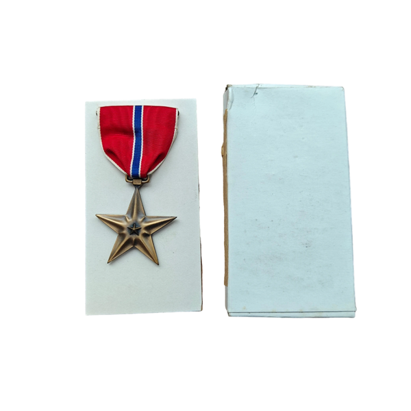WWII US Bronze Star Medal In Box
