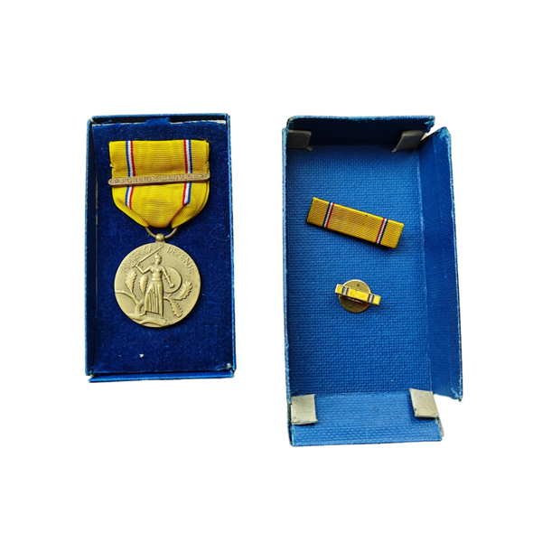 WWII US American Defense Medal In Box
