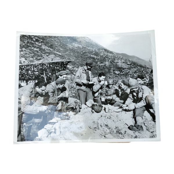 WWII US Press Photograph Lunch Italy