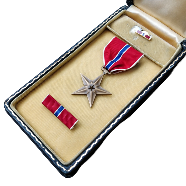 WWII US Bronze Star Medal With Box
