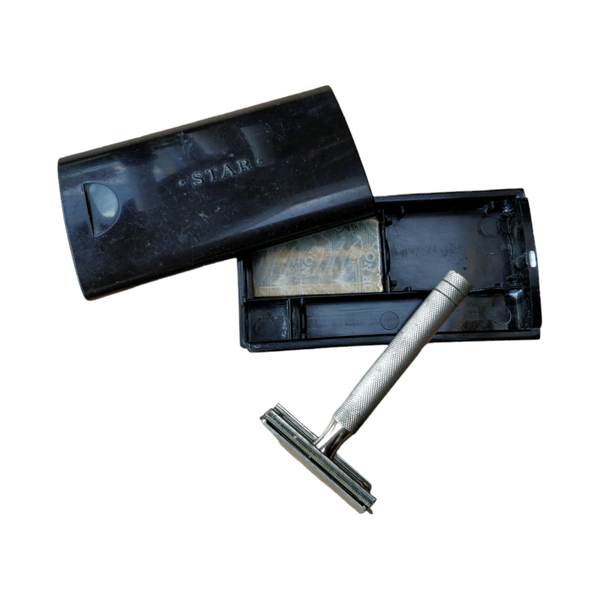 WWII US Razor In Box Star