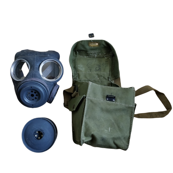 WWII British Gasmask Set