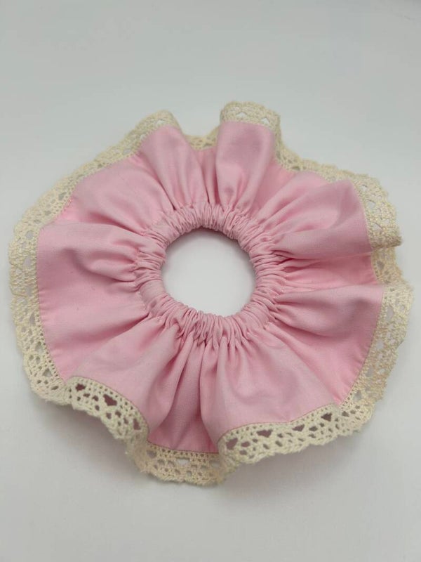 Pinkie Ruffle Scrunchie