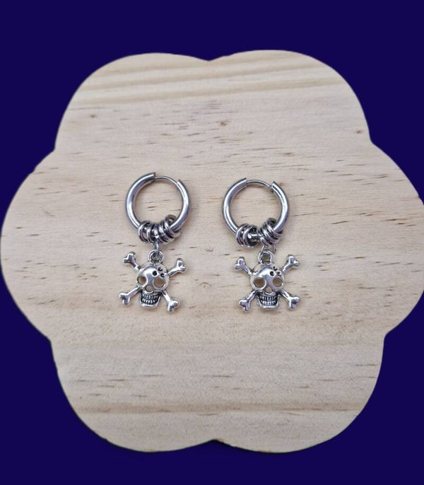 B.OREILLES TETE DE MORT ANNEAUX EN ARGENT