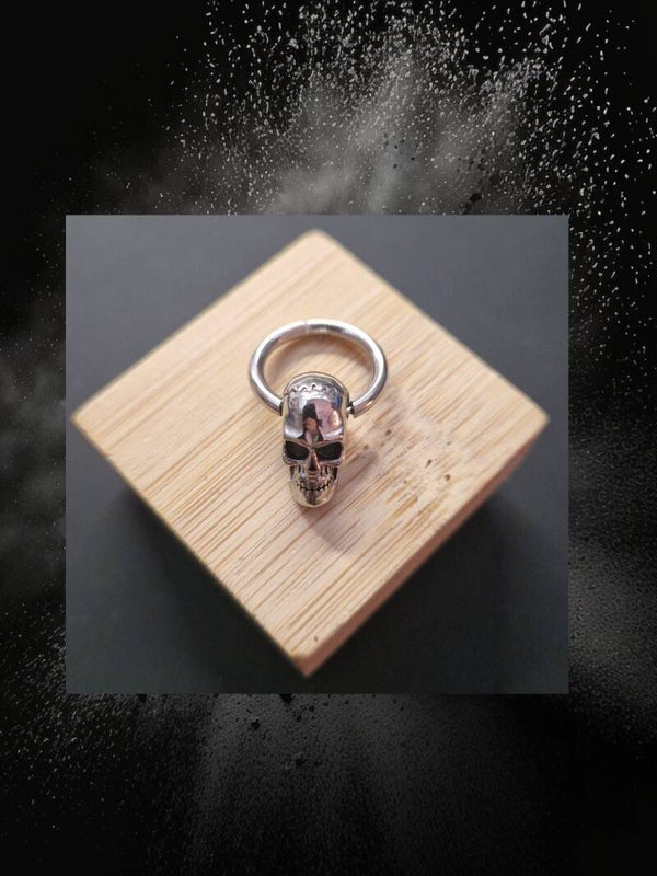 B.OREILLE TETE DE MORT ARGENT