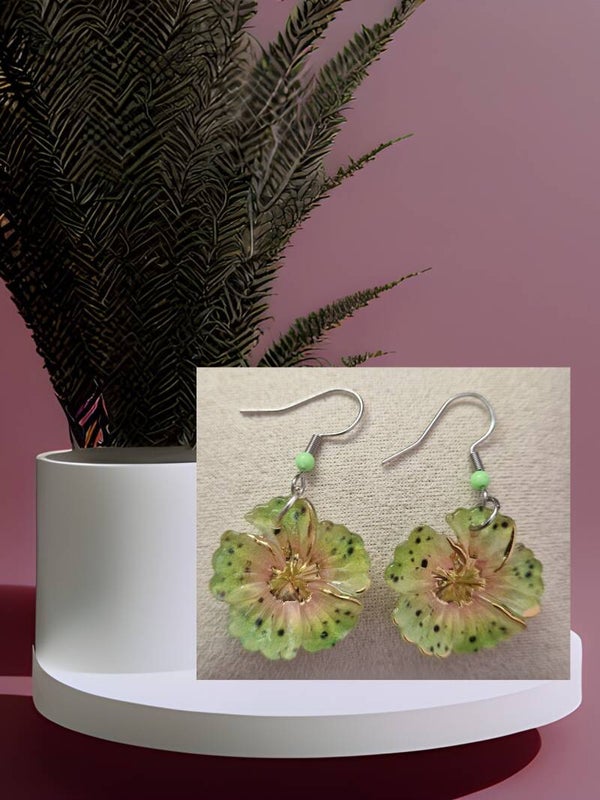 B.OREILLE FLEUR RESINE VERT ARGENT