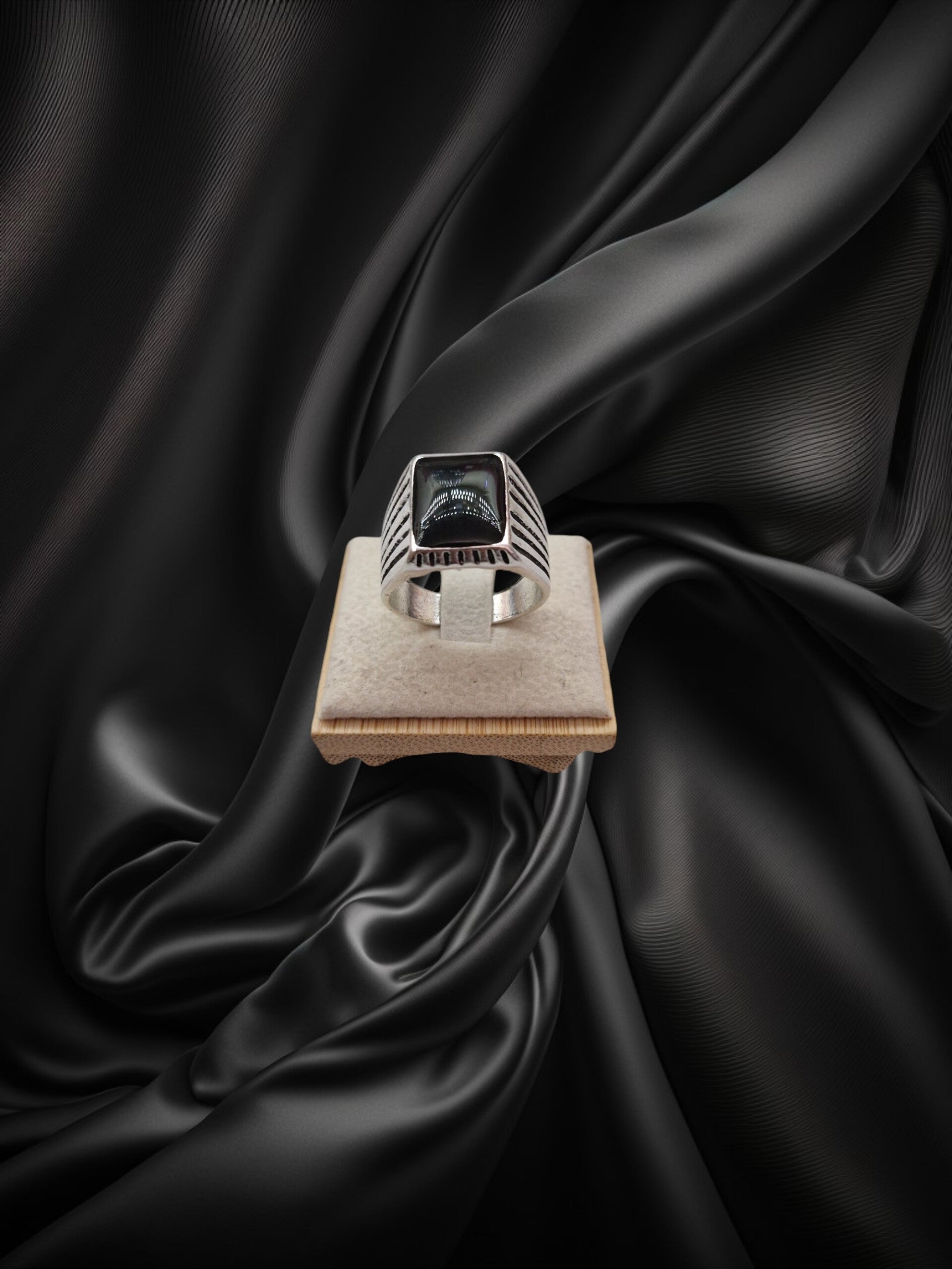 CHEVALIERE NACRE NOIR ARGENT
