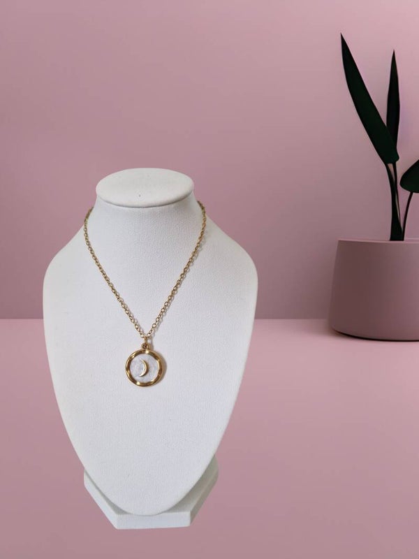 COLLIER MEDAILLE LUNE NACRE BLANC OR