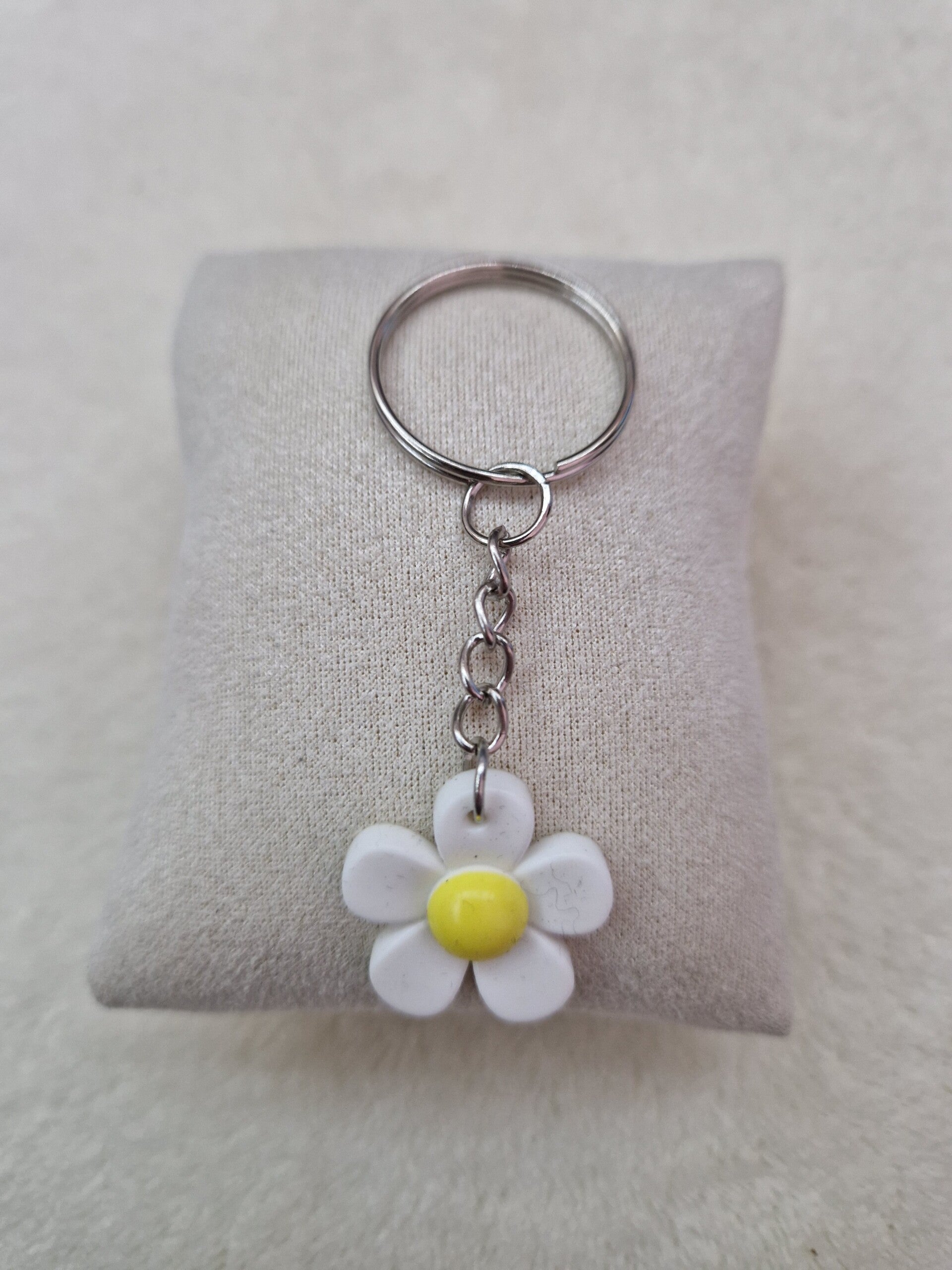 PORTE-CLE FLEUR BLANC