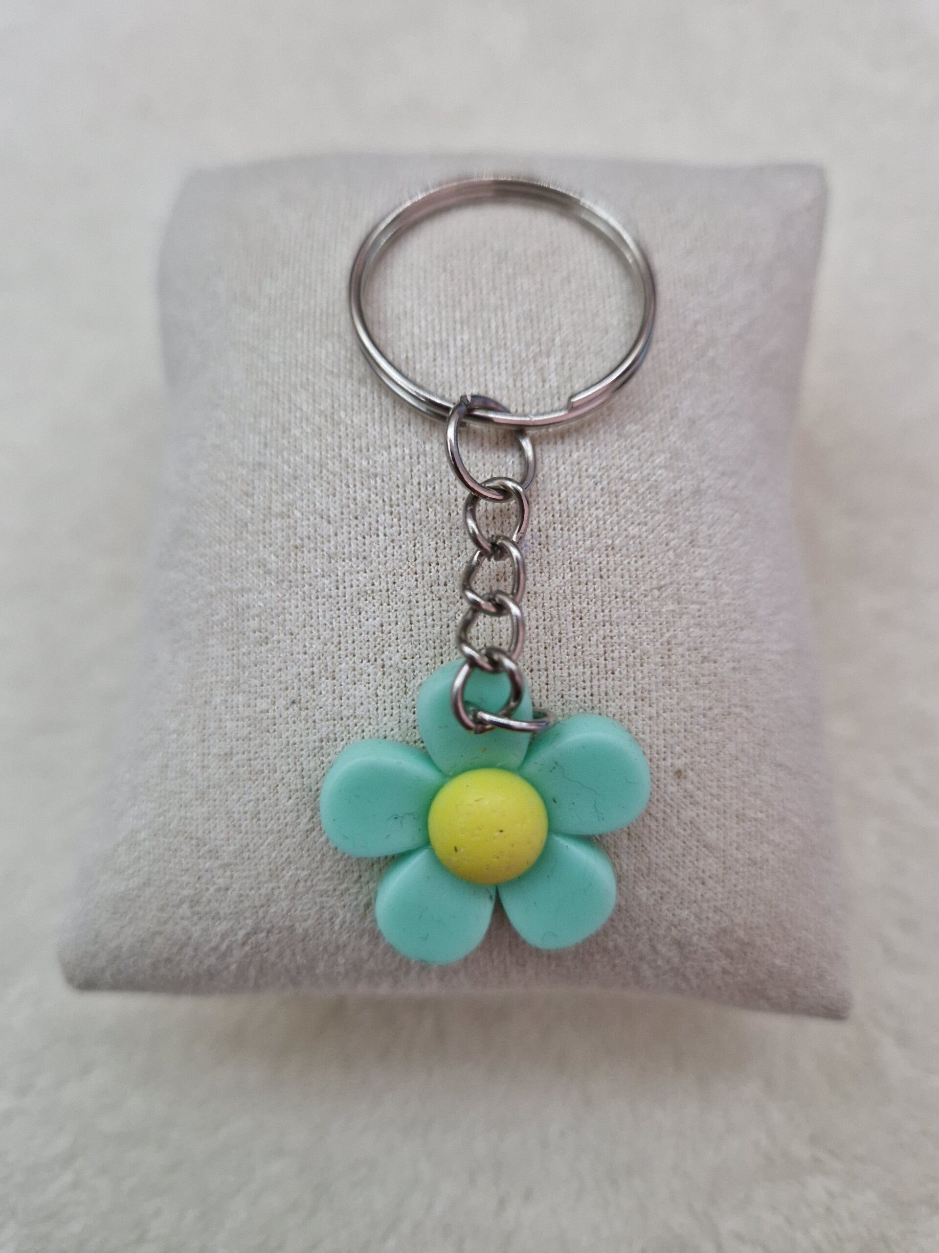 PORTE-CLE FLEUR VERT CLAIRE