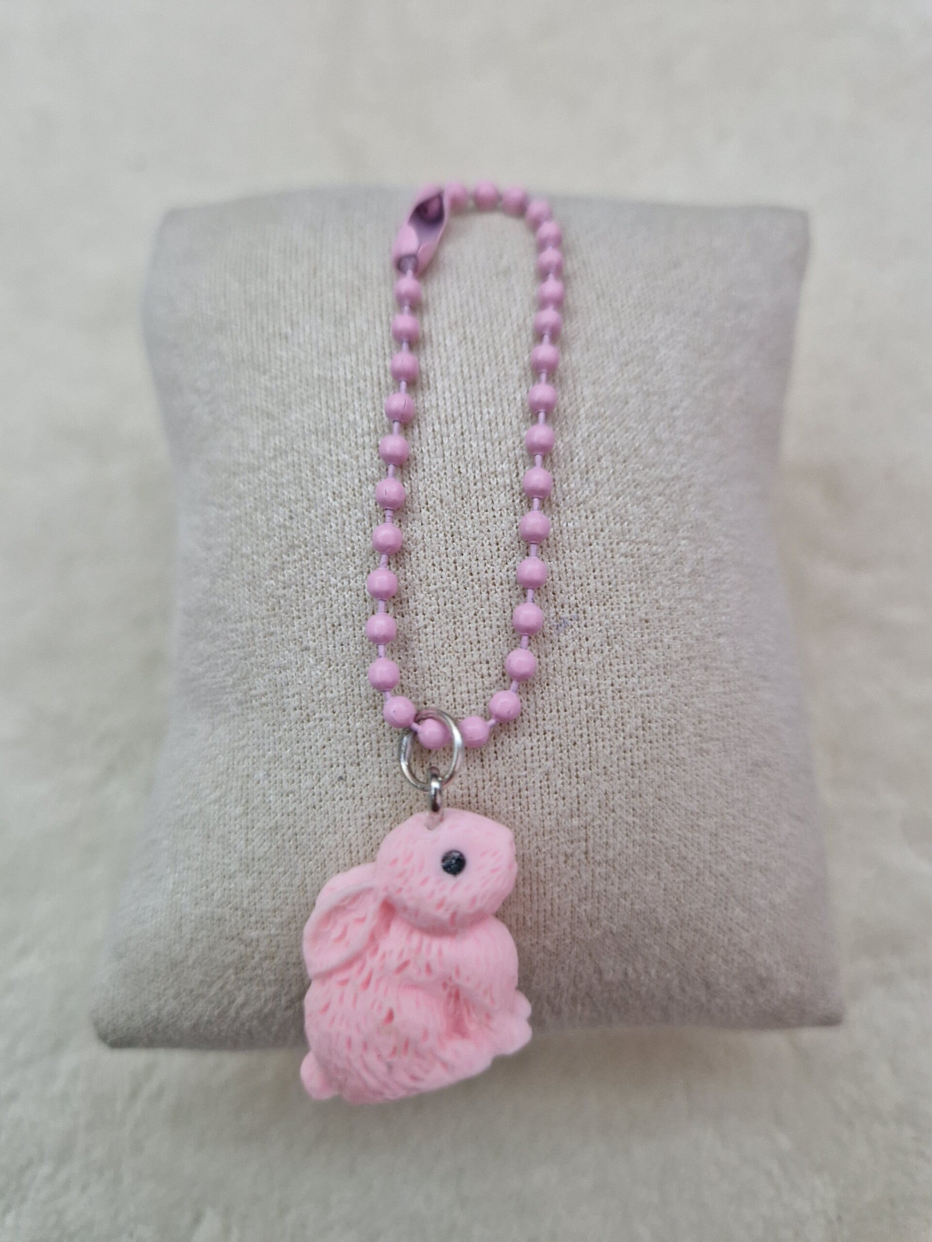 LAPIN ROSE