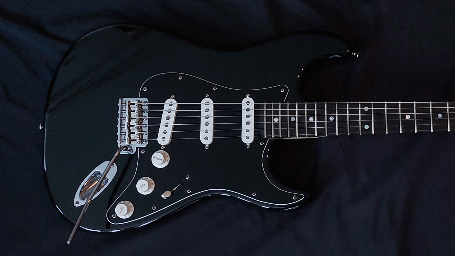 Northwood guitars S style electric guitar with gloss black Alder body, Ebony fretboard, black pickguard and SSL-1 pickups