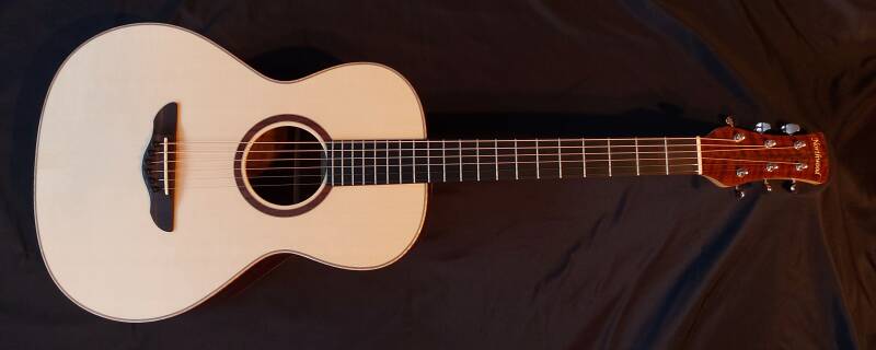 Northwood Claro walnut 12 fret L-00 with one-pice quartersawn Maple neck and Engelmann Spruce top