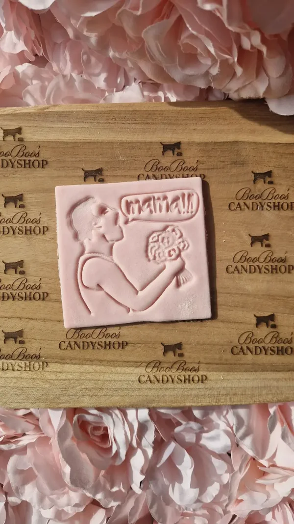 My mama is the QWEEN