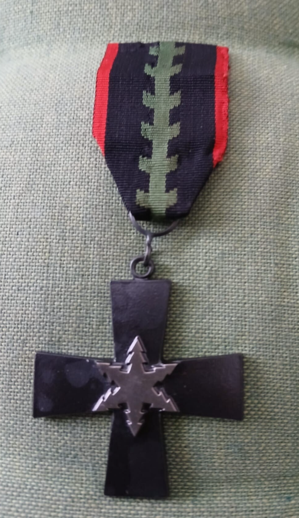 Finland * Aunuksen Cross(VI AK) 6th Army Group* Continuation War Medal* 1941-44* Rare