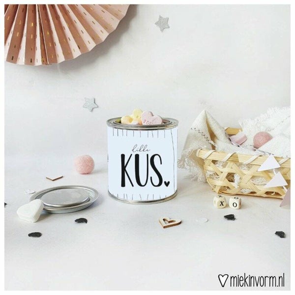 Blikje met snoepjes Dikke kus