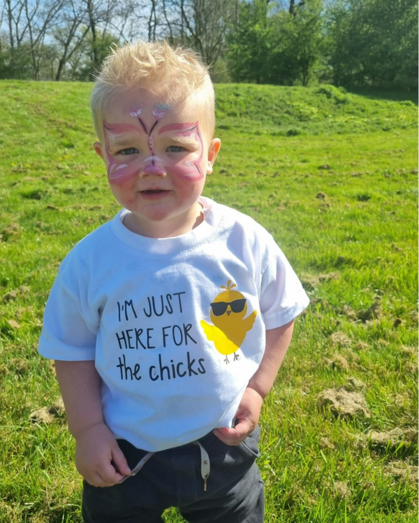 T-Shirt  Pasen I’m just here for the chicks model 2