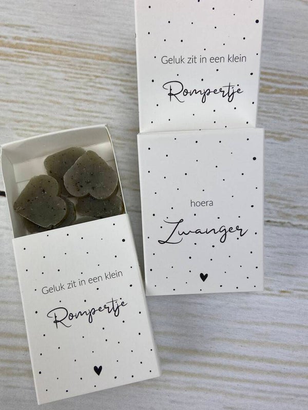 Soap in a box  Geluk zit in een klein rompertje