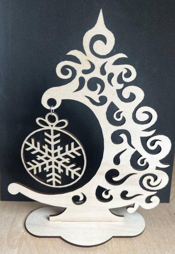 Weihnachtsdeko kleiner Baum mit Schneekristall