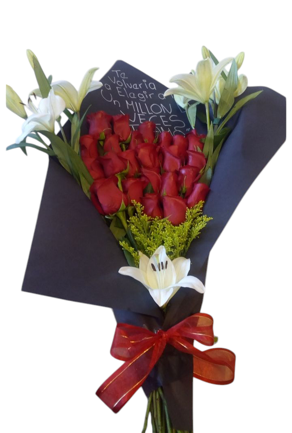 Ramo con 24 Rosas Rojas y Lilis