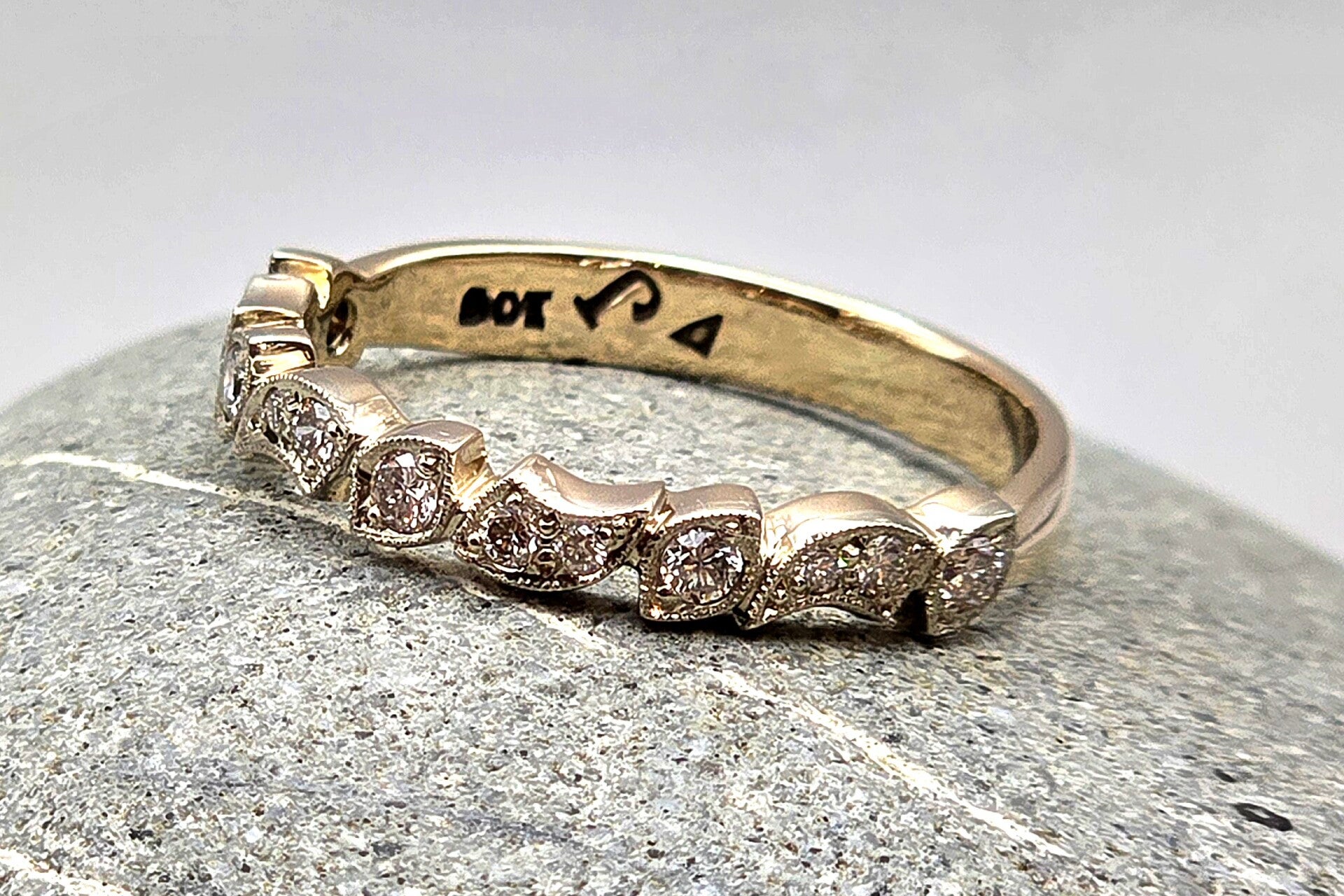 9ct Gold Diamond Eternity Ring – Vintage-Inspired Elegance