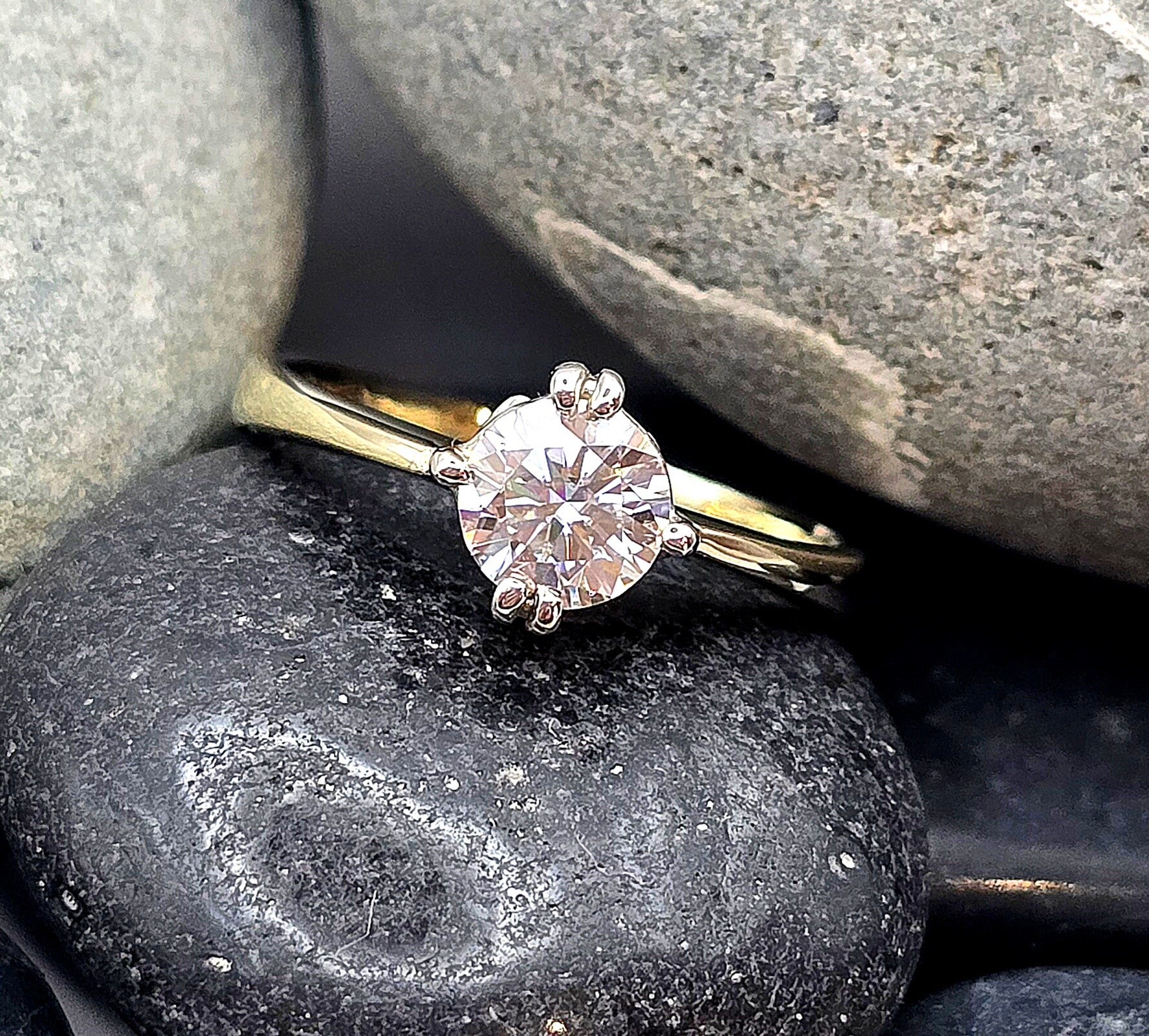 9ct Gold Moissanite Solitaire Ring – Classic Brilliance